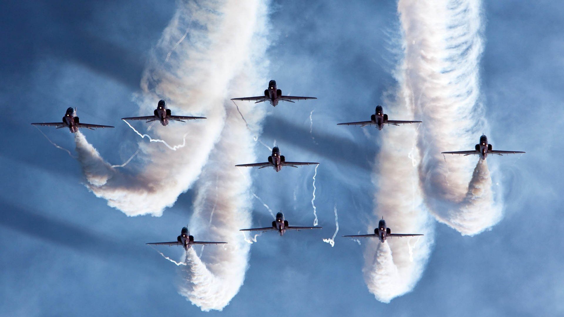 卡利亚里俱乐部士气高涨，切尔西队势如破竹，卡利亚里前锋