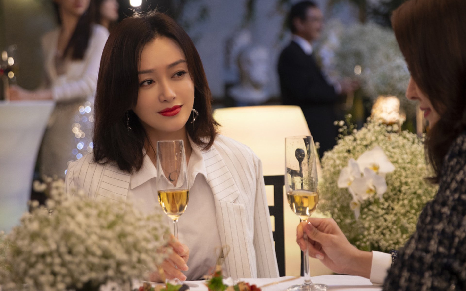 勒沃库森通过中路穿插打破防御铺垫机会，勒沃库森百度百科